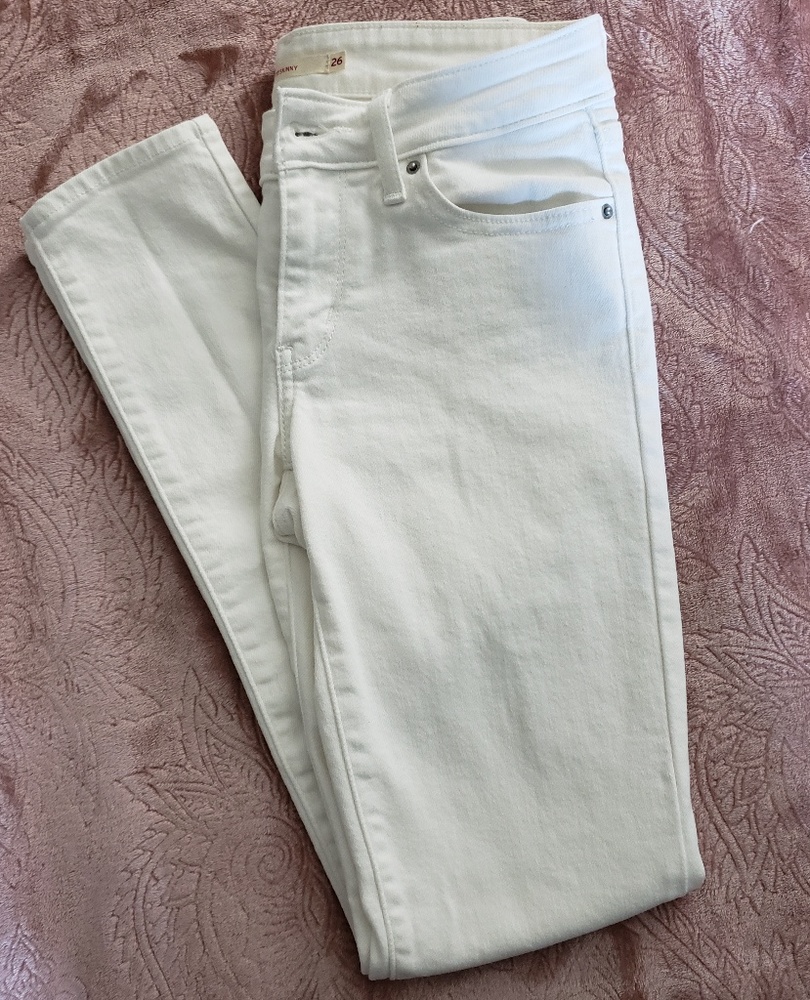 Levi's White Skinny Jeans - size 26, mid rise